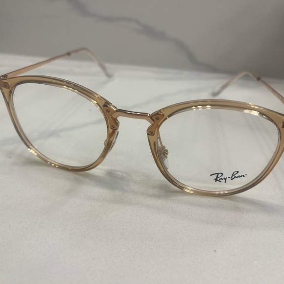 Ray-Ban eyeglasses in rose gold. Brand new, flexible material. - Picture 4 of 5